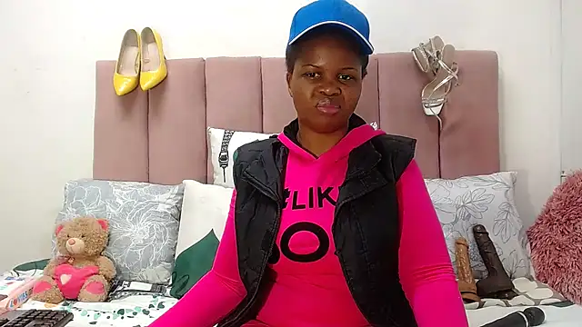 RoundaAssx22 online show from 11-04-25, 01:54