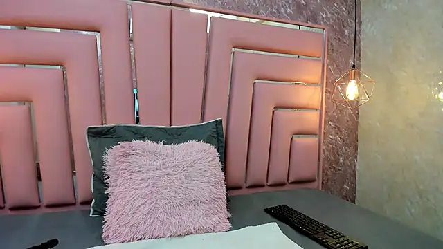 ALYANNA HOT  online show from 01-09-26, 11:57