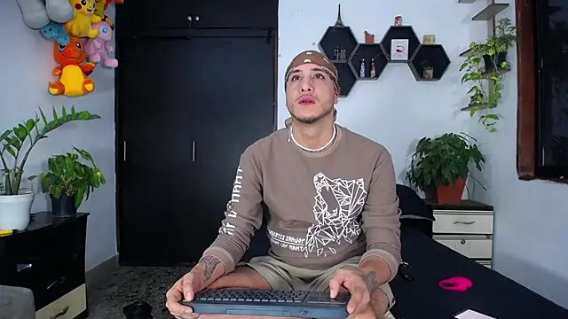 Snapshot of Borsalino_Adam chatting on 11-08-25, 05:34 Borsalino Adam online show from 11-08-25, 05:34