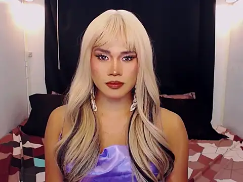 Snapshot of YllanaAltheaXxX chatting on 01-17-26, 05:27 YllanaAltheaXxX online show from 01-17-26, 05:27