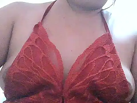 Snapshot of fresh_rosie chatting on 04-21-26, 07:28 fresh rosie online show from 04-21-26, 07:28