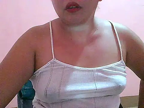 Snapshot of fresh_rosie chatting on 05-27-26, 08:17 fresh rosie online show from 05-27-26, 08:17