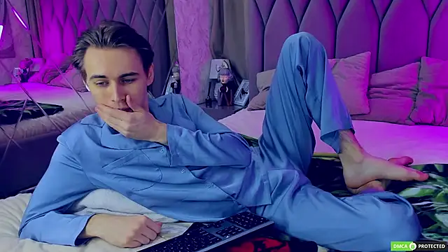 WilliamDyson online show from 11-08-25, 03:07