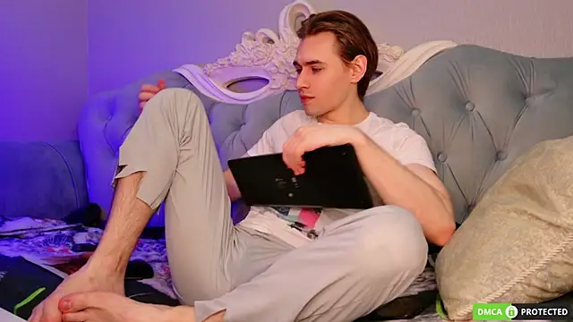 WilliamDyson online show from 04-18-26, 03:32