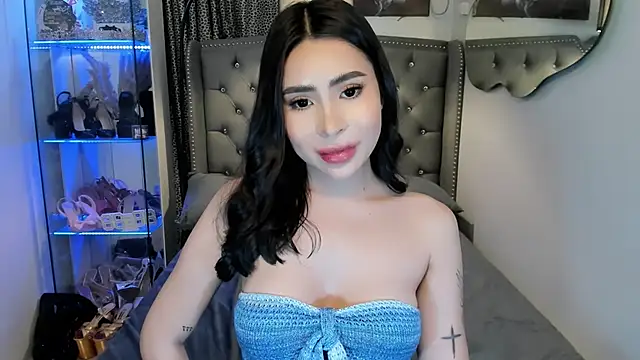 Snapshot of Claudia_empress chatting on 10-22-25, 06:40 Claudia empress online show from 10-22-25, 06:40