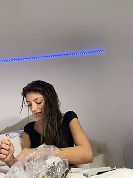 naughtybella05 online show from 11-22-25, 08:19