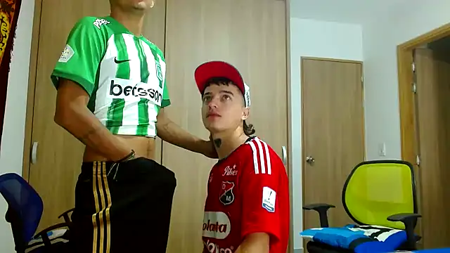 Snapshot of skinny23cm chatting on 12-16-24, 09:46 skinny23cm online show from 12-16-24, 09:46