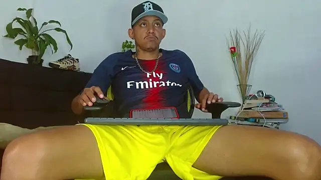 skinny23cm online show from 04-07-26, 03:12