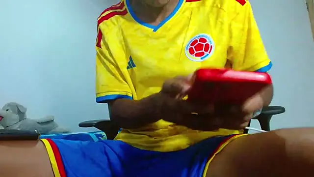 Snapshot of skinny23cm chatting on 07-06-26, 11:07 skinny23cm online show from 07-06-26, 11:07