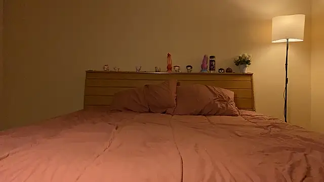 KellyTwink online show from 10-30-25, 04:41