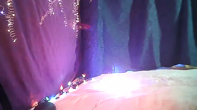 Snapshot of AlexaBlessed2 chatting on 10-10-25, 04:00 AlexaBlessed2 online show from 10-10-25, 04:00