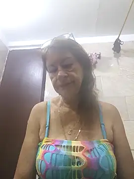 MaryeLunna online show from 12-17-25, 10:54