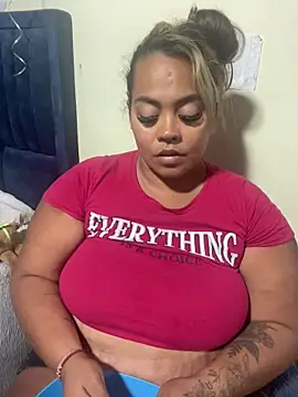 Snapshot of EmilyDuran_ chatting on 06-26-26, 10:03 EmilyDuran online show from 06-26-26, 10:03