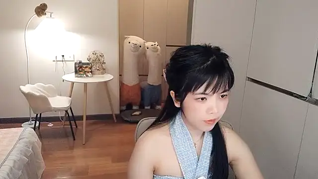 XiaoAnQi online show from 10-20-25, 12:49
