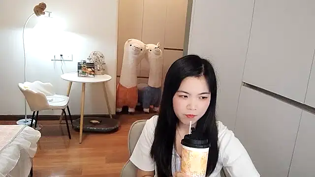 XiaoAnQi online show from 10-25-25, 01:18