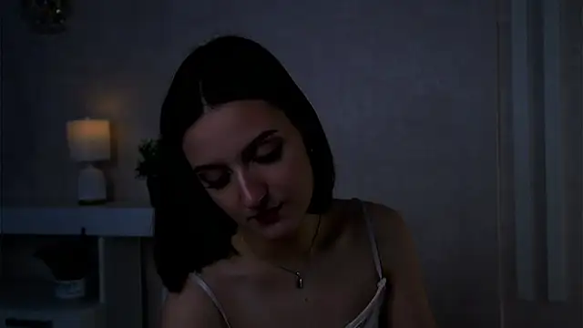 Snapshot of FalineBeacher chatting on 06-19-26, 02:27 FalineBeacher online show from 06-19-26, 02:27