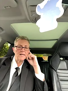 Curvy-Jinx online show from 10-27-25, 01:15