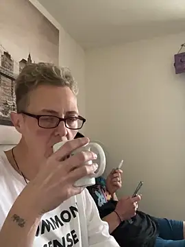 Curvy-Jinx online show from 12-23-25, 09:18