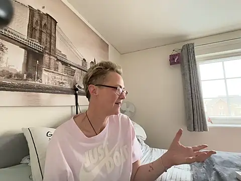 Curvy-Jinx online show from 03-24-26, 08:52