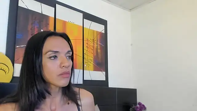 Snapshot of MeganRhyder chatting on 06-26-26, 04:00 MeganRhyder online show from 06-26-26, 04:00