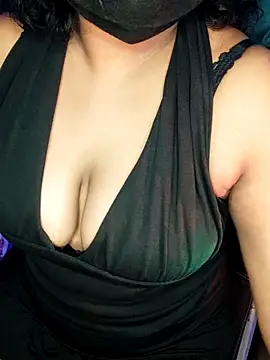 Snapshot of darling_devil chatting on 09-24-25, 04:43 darling devil online show from 09-24-25, 04:43