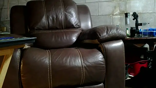 Luv2SuckBWC92 online show from 12-20-25, 04:08