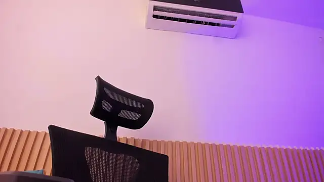 Snapshot of OliviaSweett chatting on 10-26-25, 06:03 OliviaSweett online show from 10-26-25, 06:03