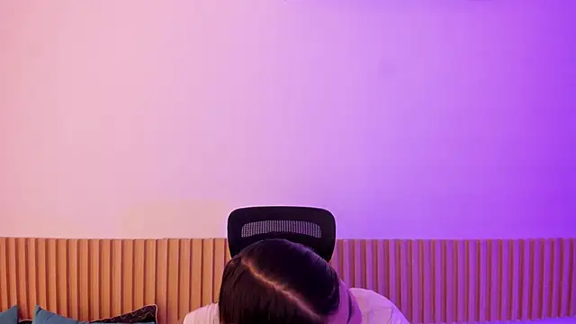 Snapshot of OliviaSweett chatting on 11-02-25, 06:10 OliviaSweett online show from 11-02-25, 06:10