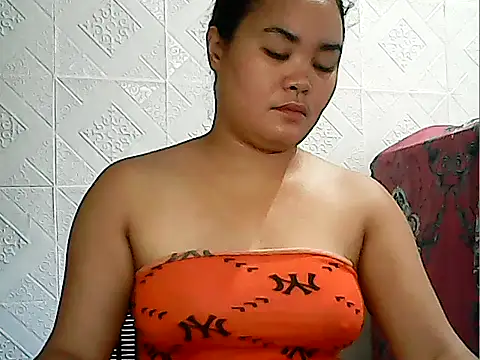 Snapshot of CreamyPussy4uxx chatting on 05-27-26, 02:08 CreamyPussy4uxx online show from 05-27-26, 02:08