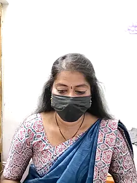 Snapshot of tamil_Sigappu_Roja chatting on 03-10-26, 01:10 tamil Sigappu Roja online show from 03-10-26, 01:10