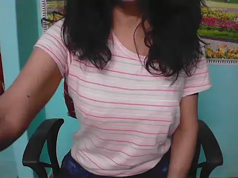 Snapshot of Lovely_bhabhi143 chatting on 03-05-26, 05:36 Lovely bhabhi143 online show from 03-05-26, 05:36