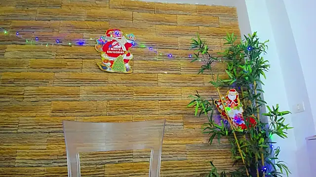 Cupcake Izzy online show from 12-14-25, 05:46