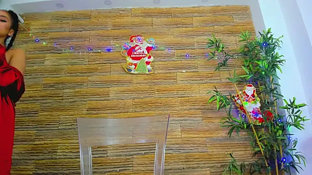 Cupcake Izzy online show from 12-17-25, 05:35