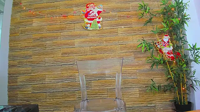 Cupcake Izzy online show from 12-20-25, 05:36