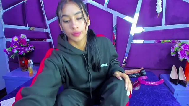 Snapshot of Miaa_Davis_ chatting on 02-25-26, 02:43 Miaa Davis online show from 02-25-26, 02:43