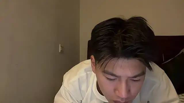 Snapshot of heywilliam chatting on 10-24-25, 12:34 heywilliam online show from 10-24-25, 12:34