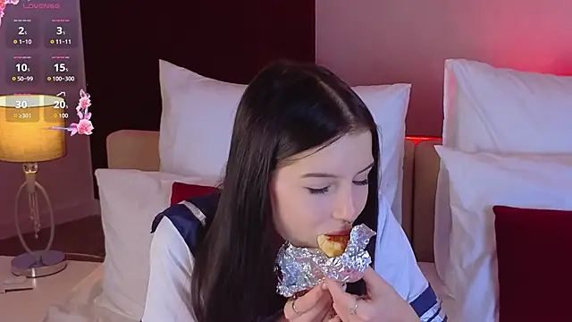 Snapshot of Angel__Rosse chatting on 12-13-25, 07:53 Angel Rosse online show from 12-13-25, 07:53