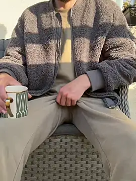 Michel huge online show from 04-05-26, 05:54