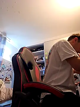 Thelouniost334    online show from 10-06-25, 10:56