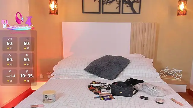 Camila Bustamante online show from 09-19-25, 04:07