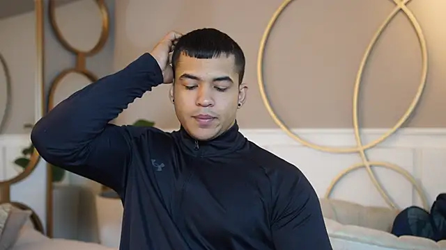 Snapshot of Thiago_Valente chatting on 10-29-25, 01:02 Thiago Valente online show from 10-29-25, 01:02