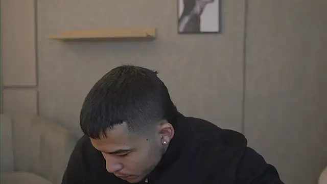 Snapshot of Thiago_Valente chatting on 02-23-26, 01:19 Thiago Valente online show from 02-23-26, 01:19