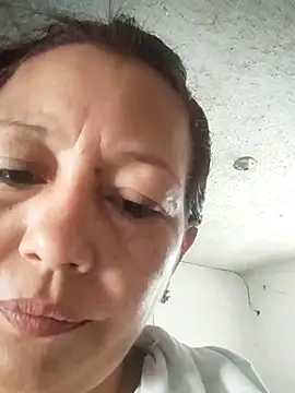 Snapshot of marinita13 chatting on 09-19-25, 02:40 marinita13 online show from 09-19-25, 02:40