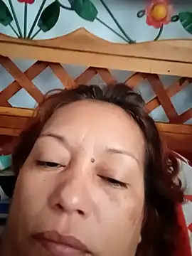 Snapshot of marinita13 chatting on 04-18-26, 01:26 marinita13 online show from 04-18-26, 01:26