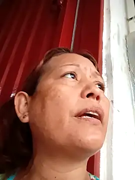 Snapshot of marinita13 chatting on 04-18-26, 10:43 marinita13 online show from 04-18-26, 10:43