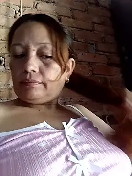 Snapshot of marinita13 chatting on 06-09-26, 02:39 marinita13 online show from 06-09-26, 02:39