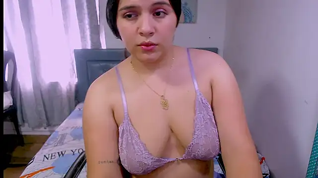 Snapshot of sarah_aguilar chatting on 09-17-25, 08:10 sarah aguilar online show from 09-17-25, 08:10