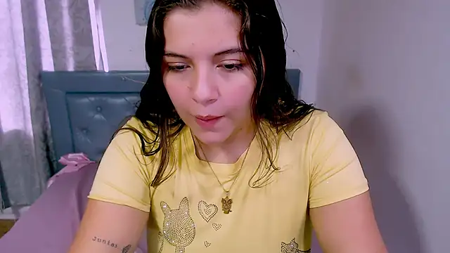 Snapshot of sarah_aguilar chatting on 10-03-25, 07:00 sarah aguilar online show from 10-03-25, 07:00