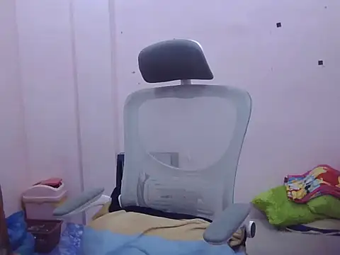 WildPussy4uxx online show from 11-16-25, 06:24