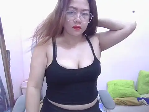 WildPussy4uxx online show from 11-18-25, 06:01